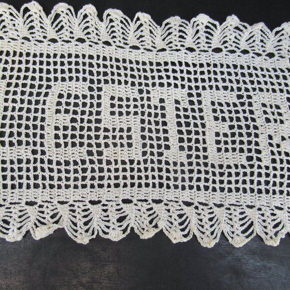 Hand Crochet Vintage Small White Table Runner with Surname Lester 8" x 18" - Picture 4 of 9